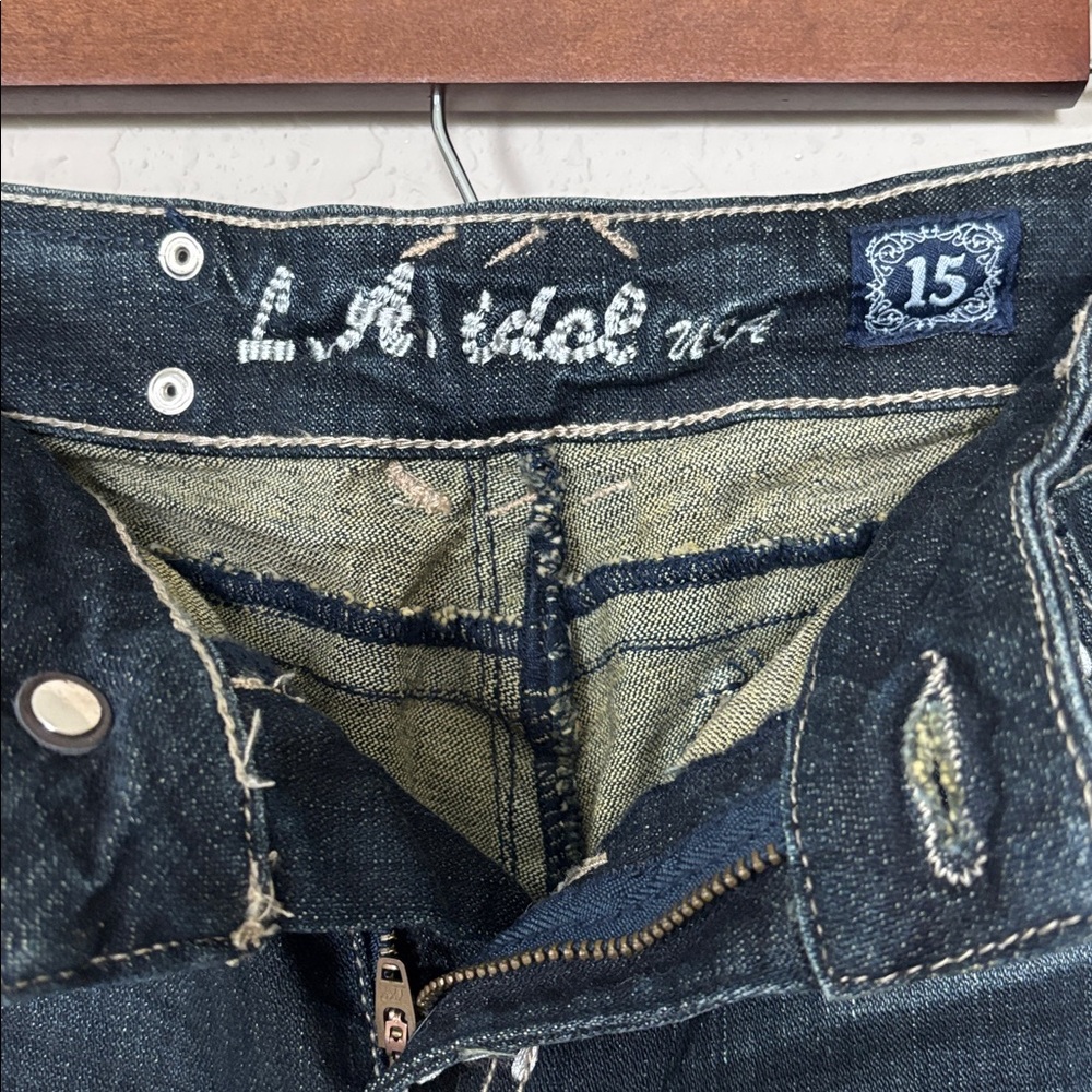 LA IDOL Dark Wash Embellished Capri Jeans- Thick White Contrast Stitch. Size 15 - Picture 5 of 10